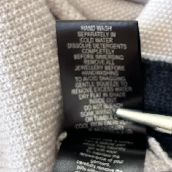 VERGE Turtleneck Sweater Women's Large Gray Black Trim Strip 100% Merino Wool - Picture 8 of 10